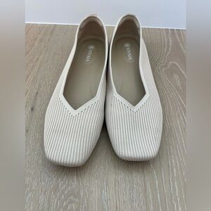 Vivaiia Women's Elegant Cream Loafers